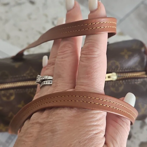 Louis Vuitton Monogram Canvas Pappilon 26 With COA - Picture 8 of 15